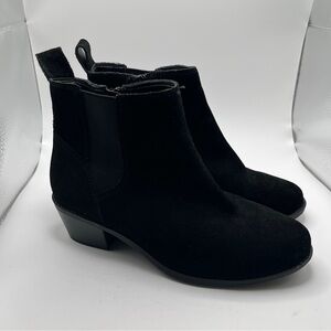 NWOB vionic water repellent suede ankle boots roseland black suede size 7